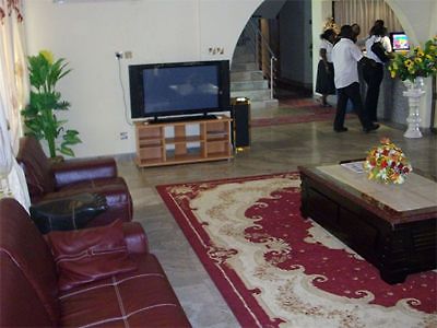 Crown Liberty Hotel Άκρα Εσωτερικό φωτογραφία